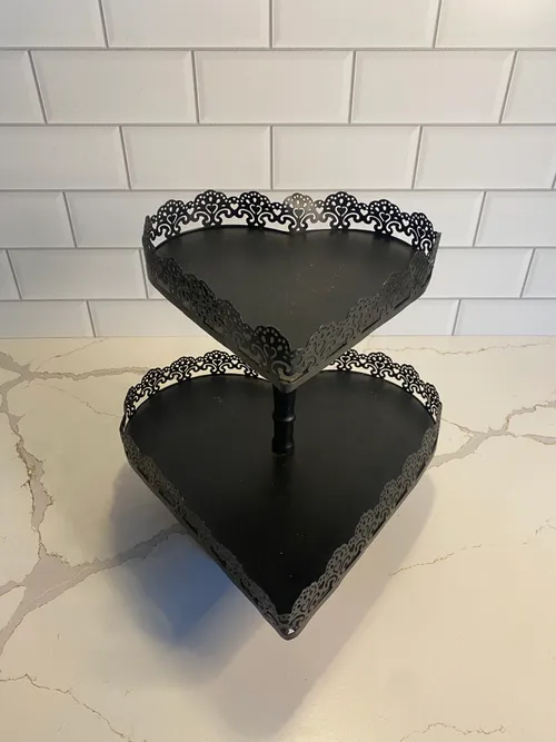2-tiered Black Heart Stand
