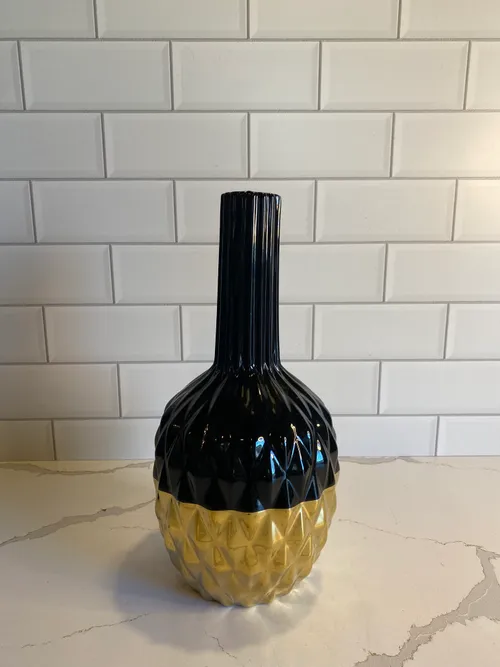 Black and Gold Round Diamond Vase