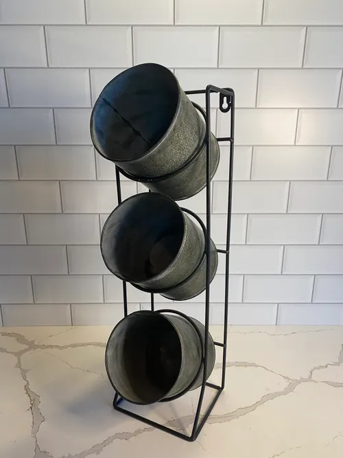 3-tiered Stand with 3 Round Containers
