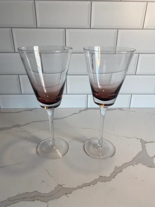 Set of 2 Plum Toasting Glasses