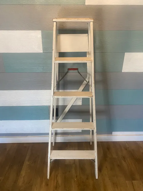White Wood Display Ladder