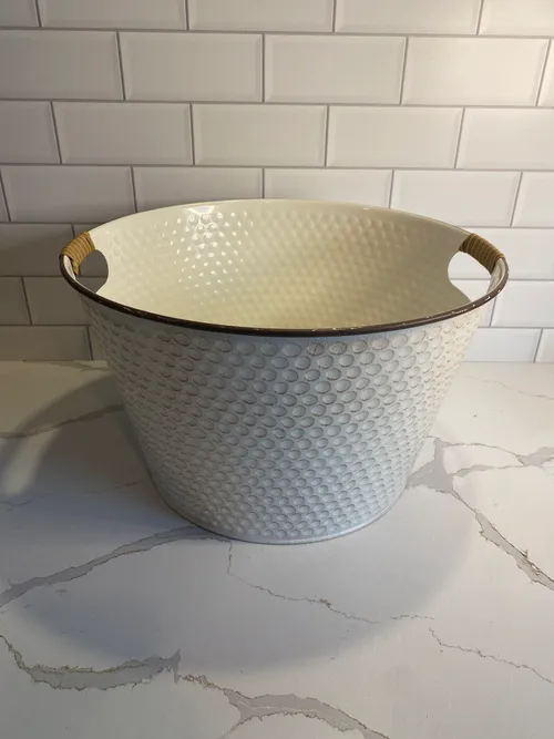 White Round Metal Drink Tub