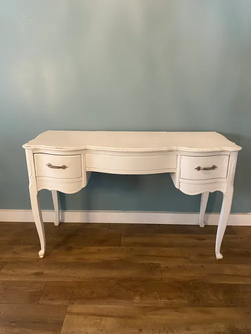White Vintage Vanity