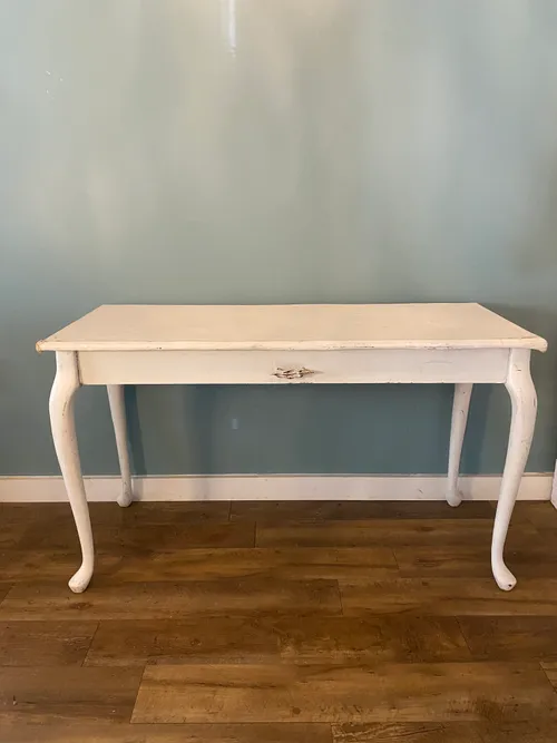 White Console Table with Leaf Detail