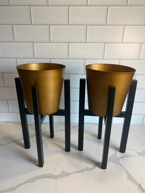 Set of 2 Gold Pots with Black Stand