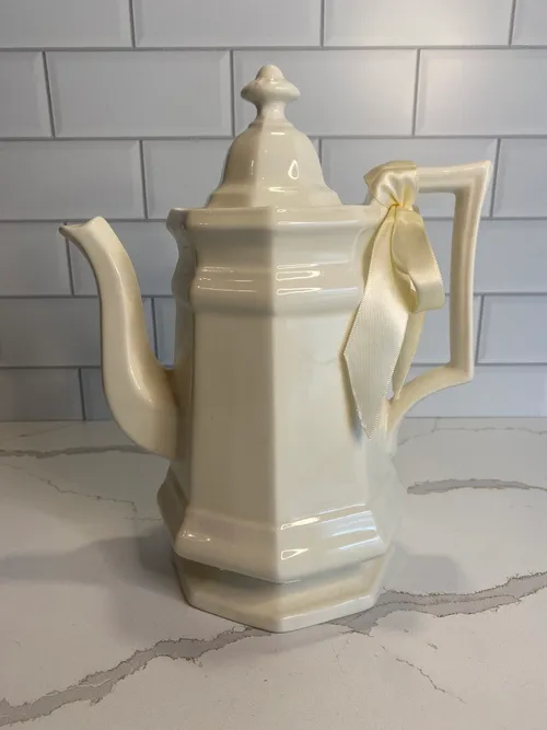 White Teapot