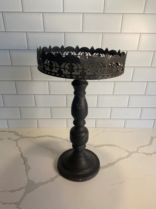 Black Pedestal Gothic Stand