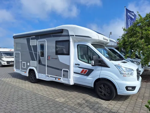 Challenger 260 Etape Ford 165pk Automaat 4 personen
