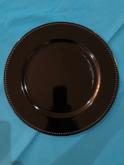 Black chargers plate