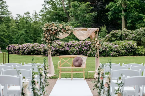 Trouwbankjes en banken  collection image