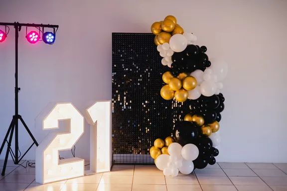 Category_Backdrops, Arches & Focal Walls collection image