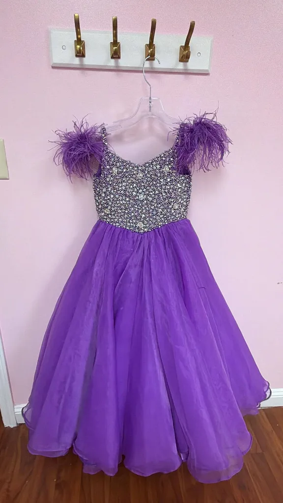 Size 4 Collection collection image