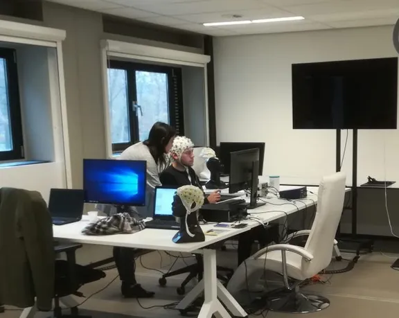 EEG and fNIRS collection image