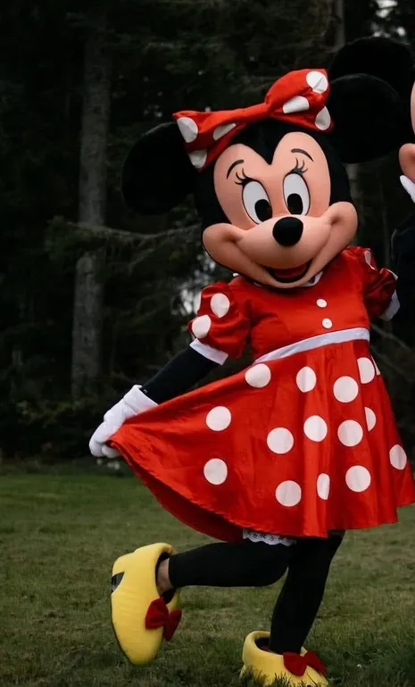 Mascot minie mouse