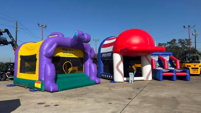Free company picnic planning and corporate event party rental service in Houston Texas from Dino Jump USA