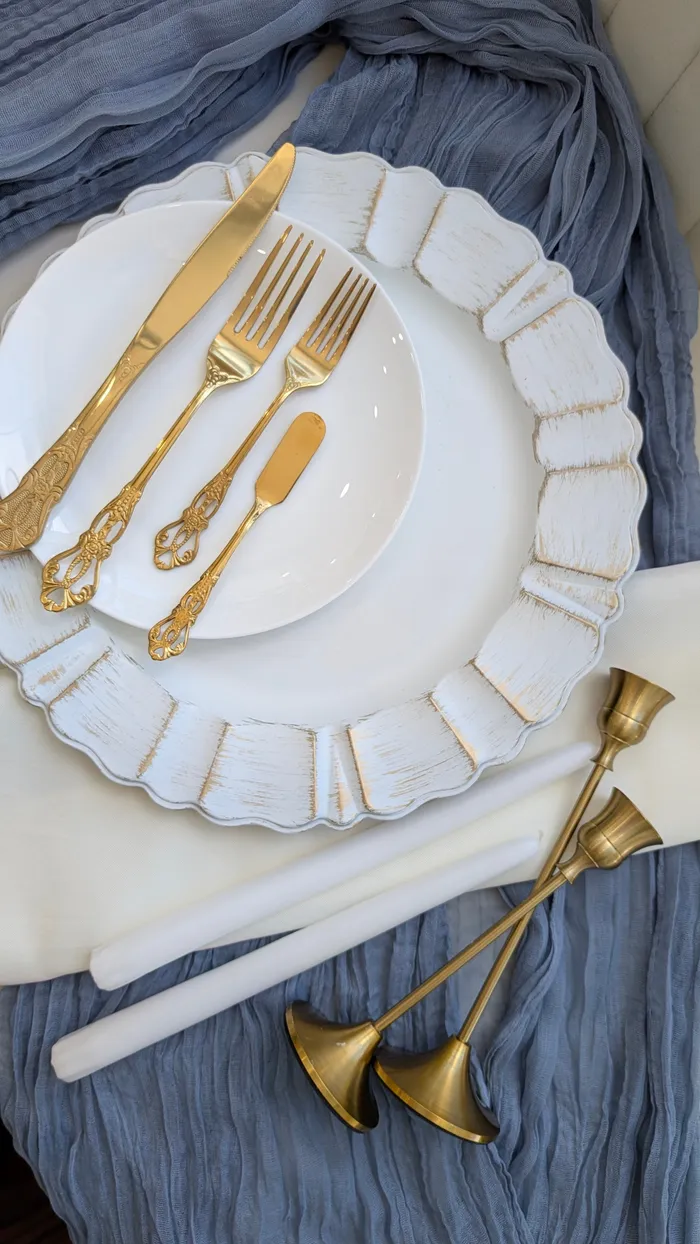 Chargers and tableware rentals in Kawartha Lakes