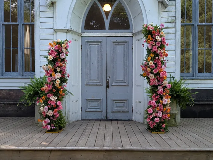 Real and Faux Florals for Your Wedding in Toronto