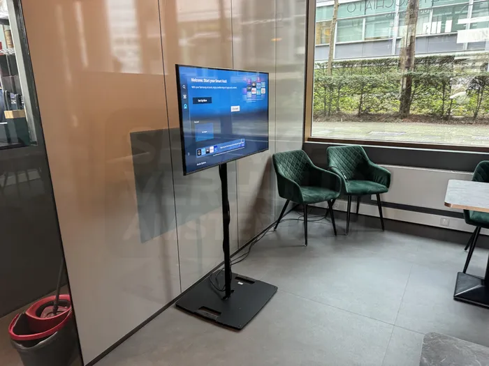 tv scherm statief beurs Amsterdam