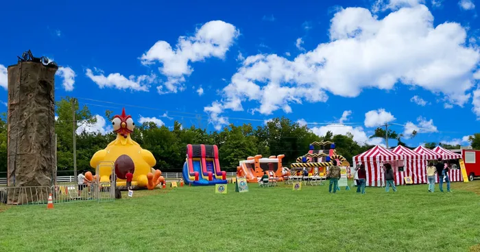 Large company picnic in Kansas City by the Carnival Guy